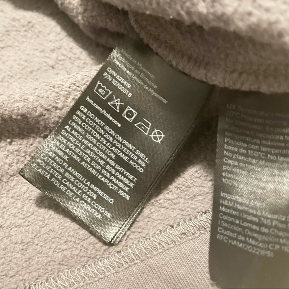 H&M Santa Was Here Christmas Youth Pullover Size 20 (14 Years) - Picture 10 of 16